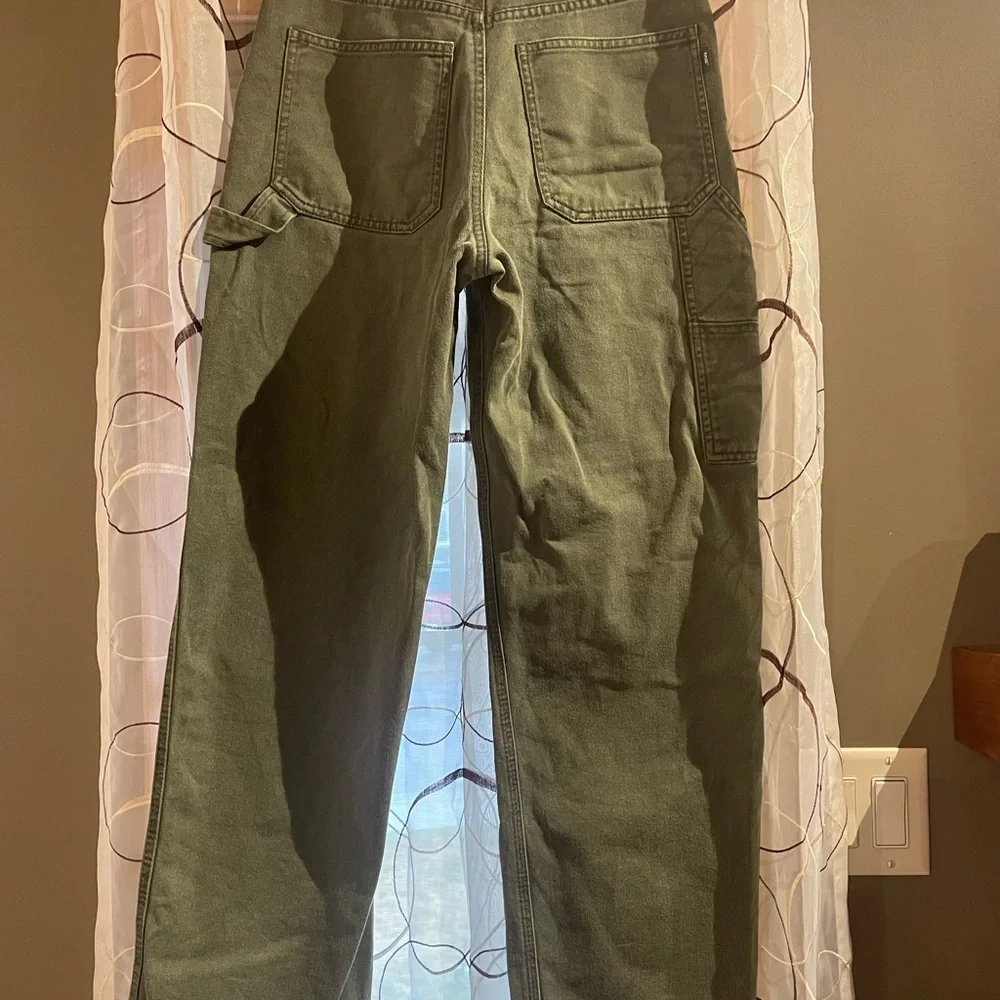 TNA Wide Leg Cargo Pants in Olive Green - Picture 5 of 9